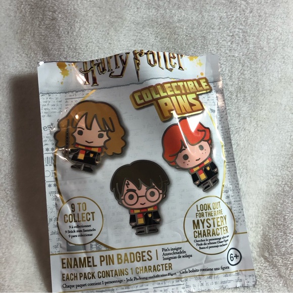 FINAL SALE- LEAVING CLOSET-NO FURTHER DISCOUNTS - Picture 2 of 5